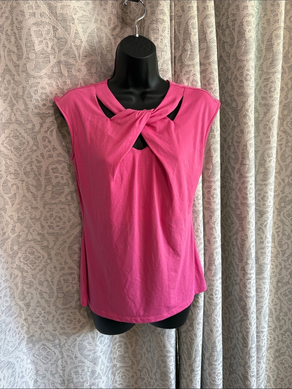 Small 89th & Madison pink sleeveless tshirt - new with tags